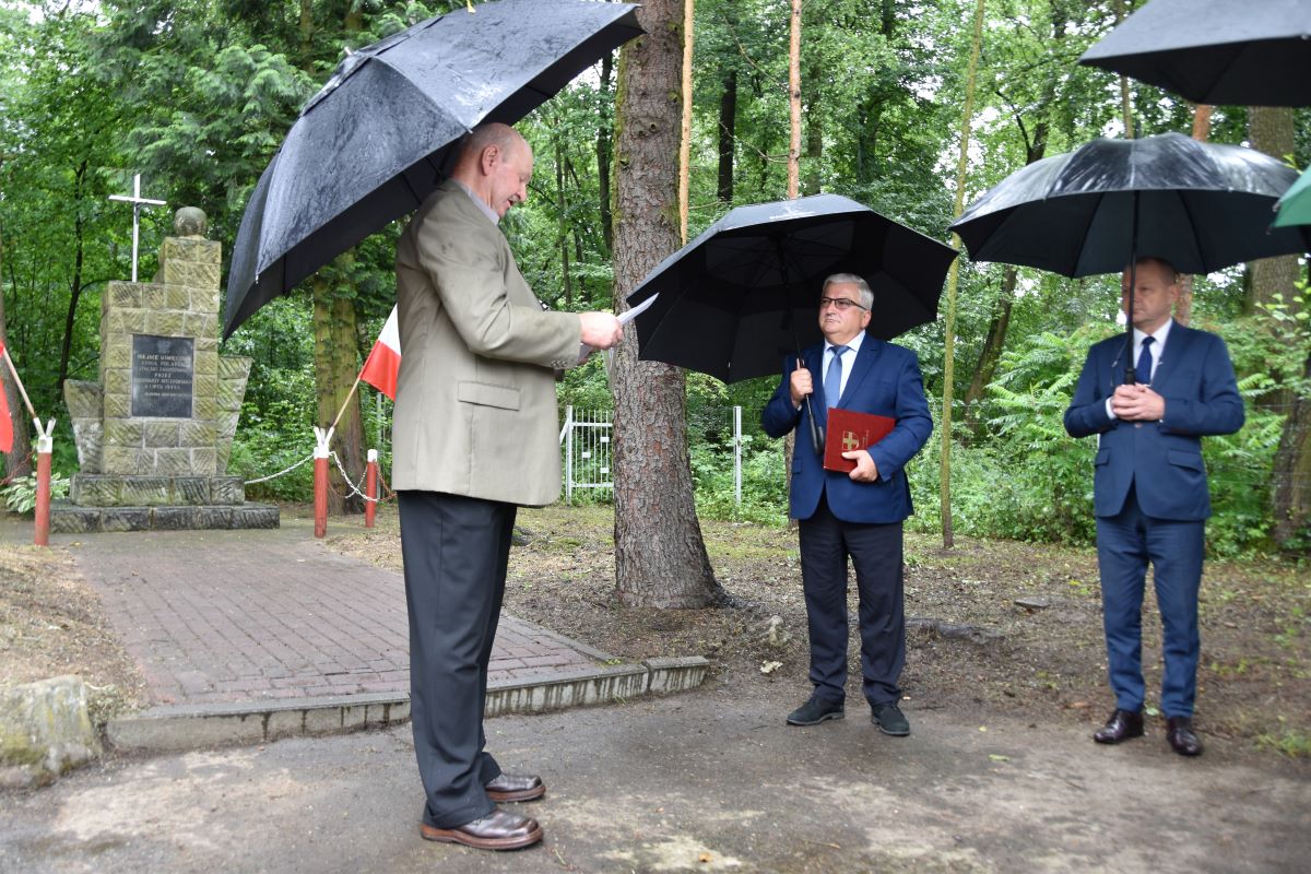 DSC 0598 Uczczono pamięć ofiar zbrodni hitlerowskiej przeprowadzonej w lasku Danielnik