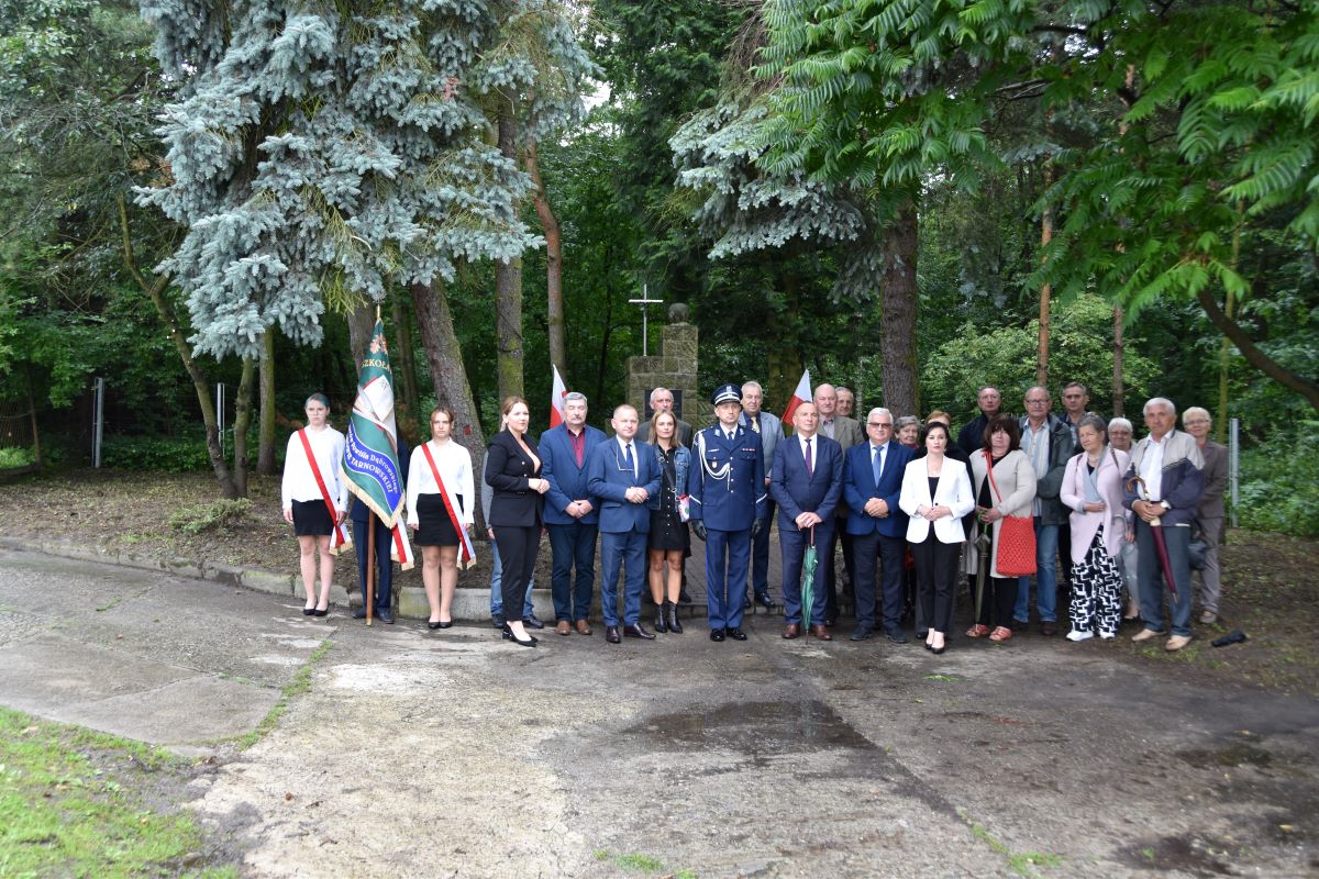 DSC 0627 Uczczono pamięć ofiar zbrodni hitlerowskiej przeprowadzonej w lasku Danielnik