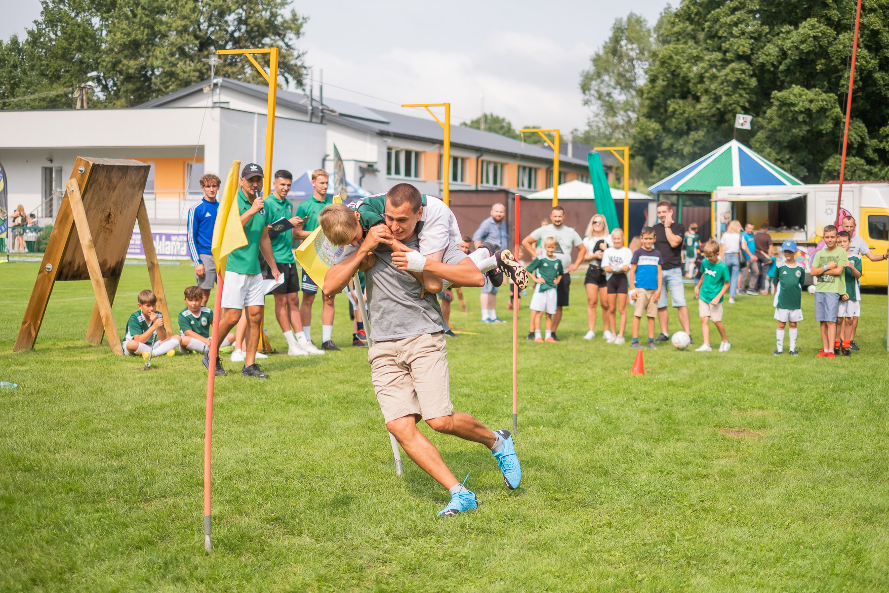1811 Festyn Rodzinny organizowany przez klub Dąbrovia oraz Urząd Miejski w Dąbrowie Tarnowskiej