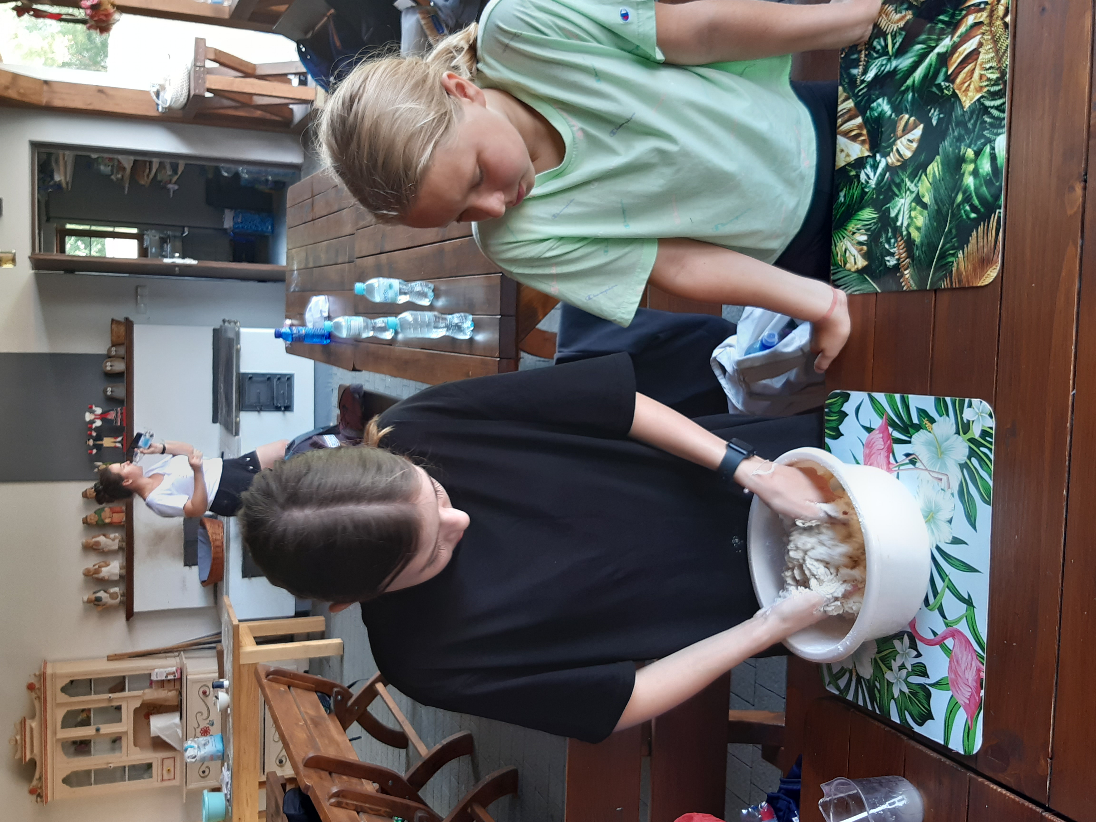 20230823 131328 80 DZIECI NA WYCIECZCE EDUKACYJNEJ W ZAGRODZIE „NA JĘDRZEJKÓWCE”