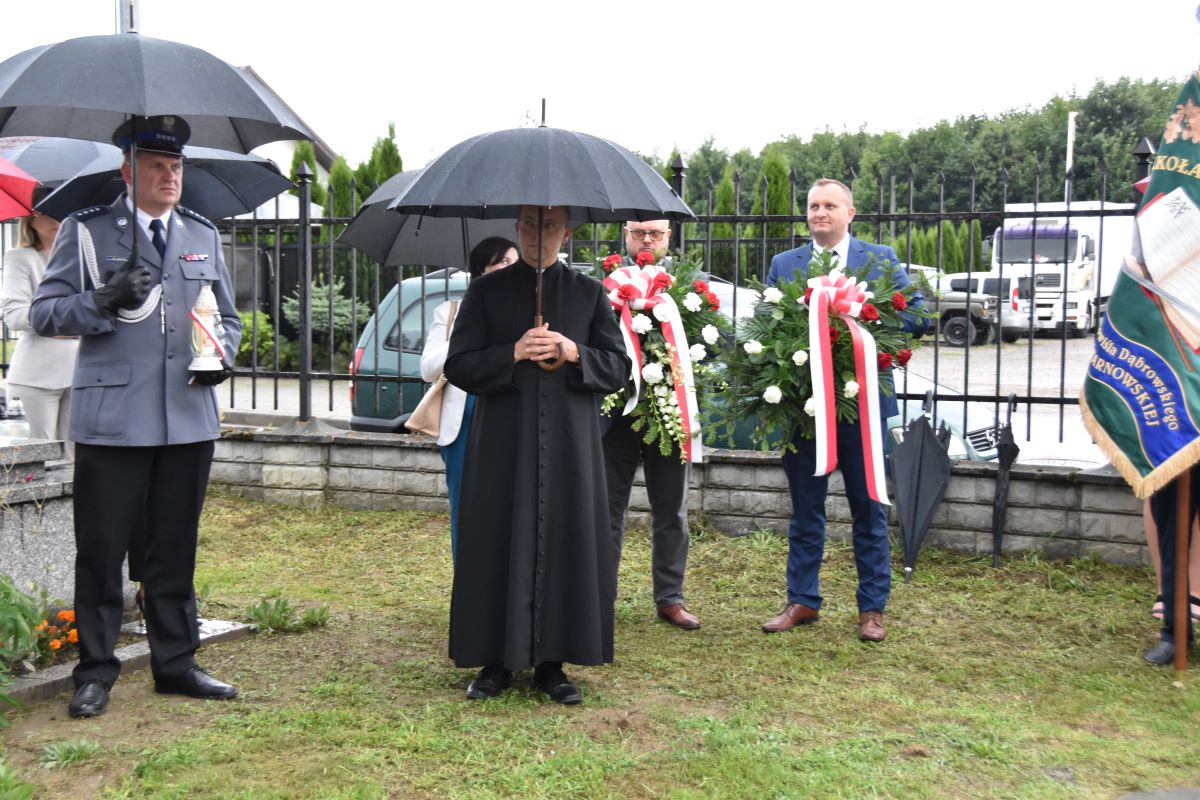 DSC 0657 Dąbrowa oddała hołd bohaterom Powstania Warszawskiego oraz lotnikom Halifaxa