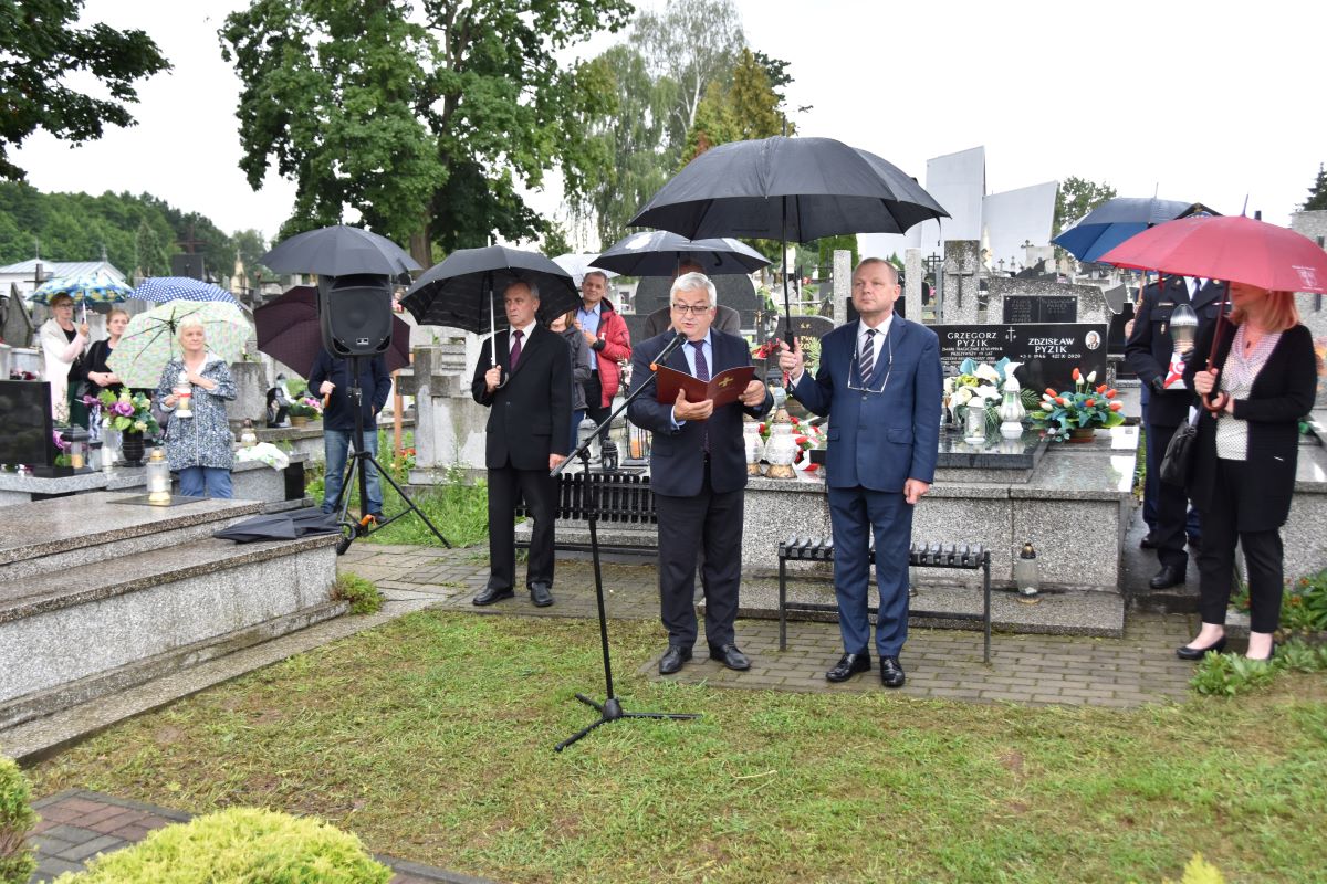 DSC 0662 Dąbrowa oddała hołd bohaterom Powstania Warszawskiego oraz lotnikom Halifaxa