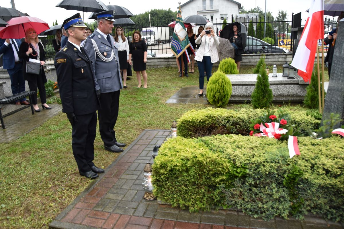 DSC 0718 Dąbrowa oddała hołd bohaterom Powstania Warszawskiego oraz lotnikom Halifaxa