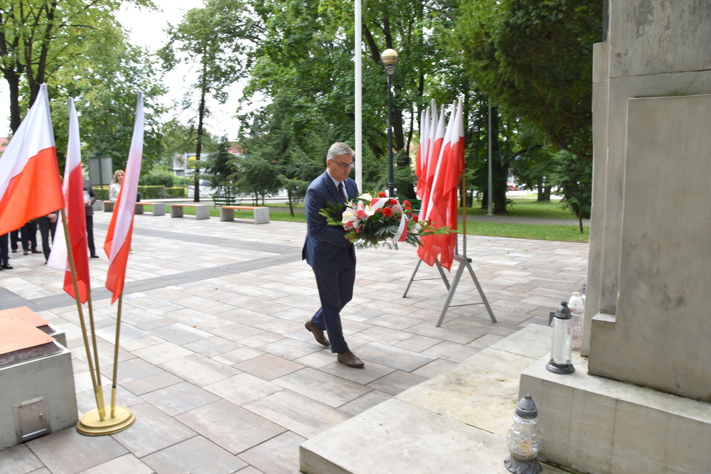 04 DSC 0060 Uczczono pamięć poległych w II wojnie światowej