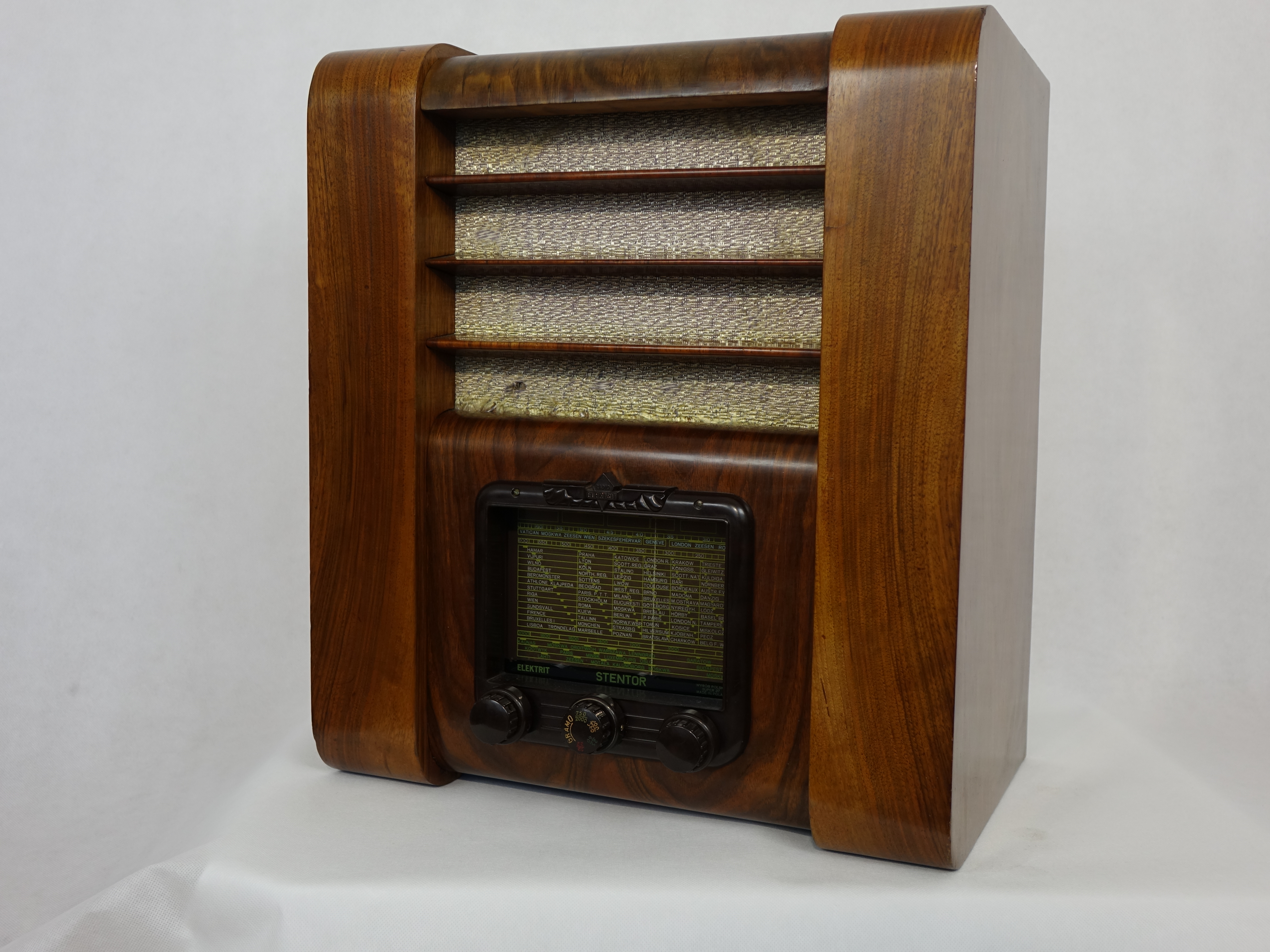 DSC02905 KONCERT DUETU AKORDEONISTÓW UŚWIETNI WERNISAŻ NIEZWYKŁEJ WYSTAWY W OSK