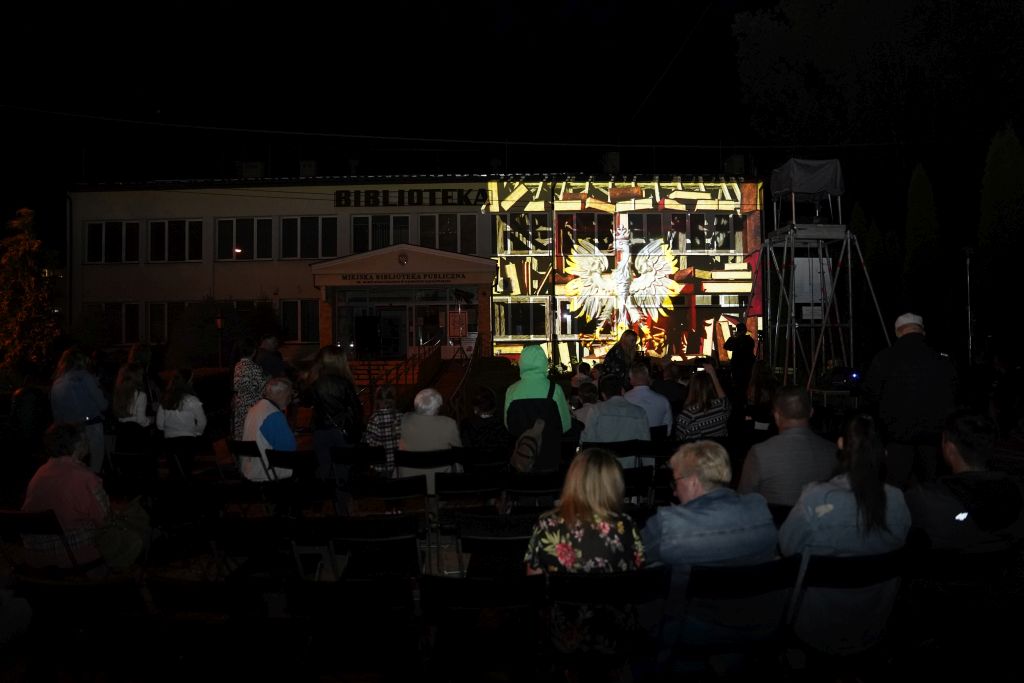 image001 „NIEPODLEGŁA NA MECIE!” – WIDOWSKO MAPPINGOWE W MBP