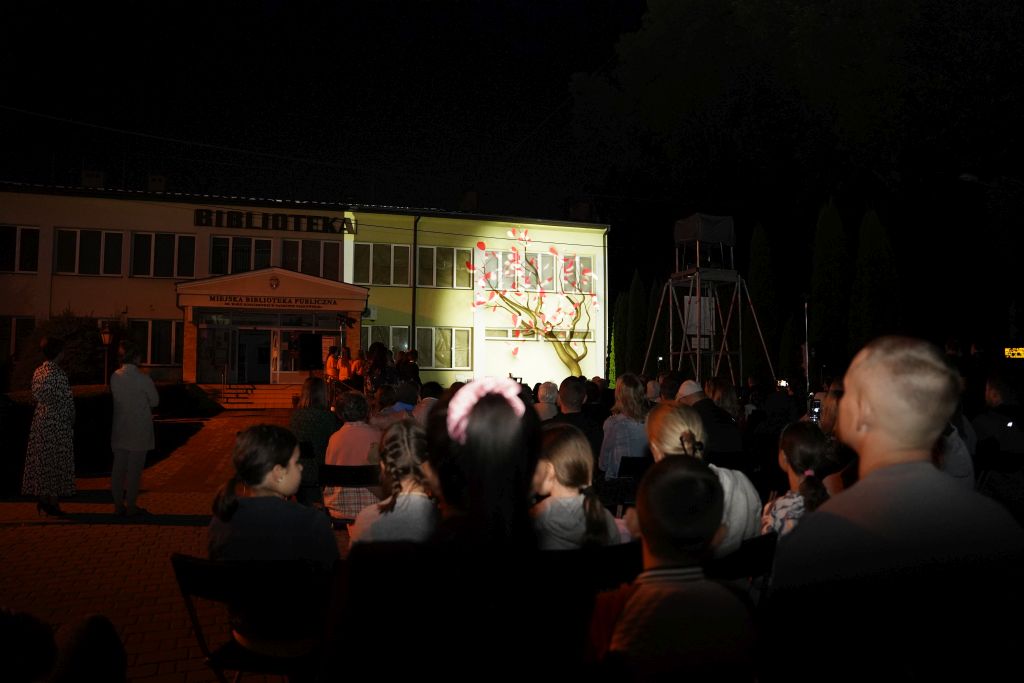 image007 „NIEPODLEGŁA NA MECIE!” – WIDOWSKO MAPPINGOWE W MBP