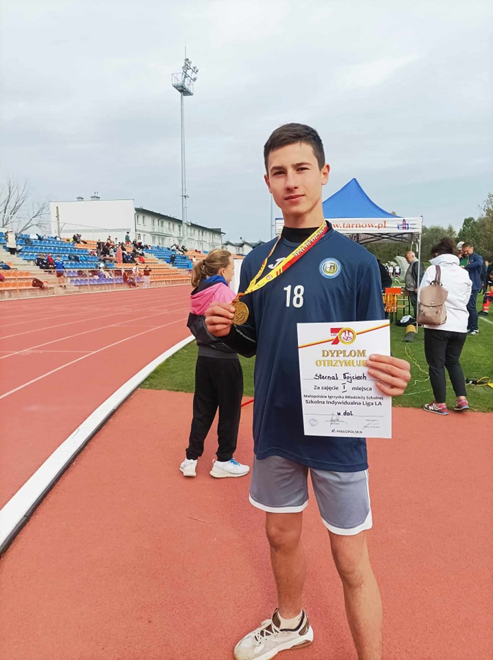 393909937 818524453613548 3087426866443340464 n Wojciech Sternal – uczeń Szkoły Podstawowej nr 2 w Dąbrowie Tarnowskiej Mistrzem Województwa