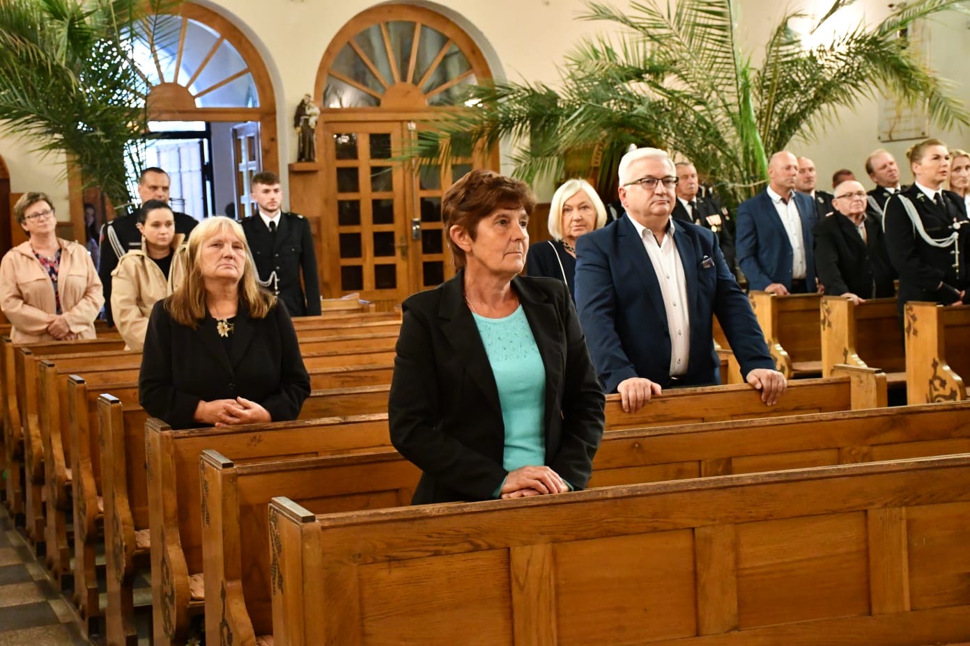 41f287ac f588 4835 996c ff841c67a8a3 Uroczyste przekazanie i poświęcenie samochodu strażackiego dla OSP Szarwark