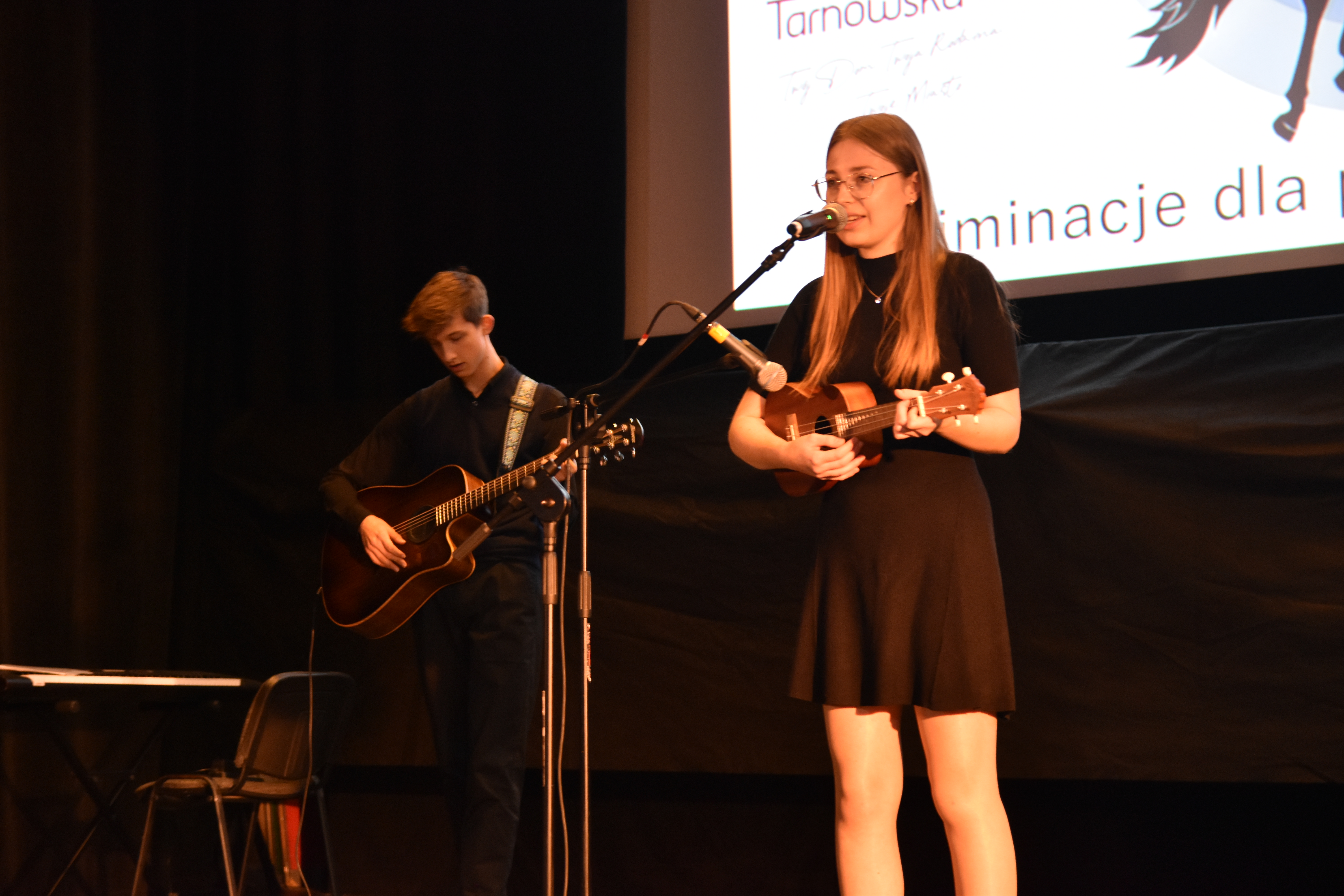 DSC 0410 ŚWIĘTO LITERATURY PIĘKNEJ I BALLADY – XIV TURNIEJ SZTUKI RECYTATORSKIEJ „POSZUKIWANIA” W DĄBROWIE TARNOWSKIEJ