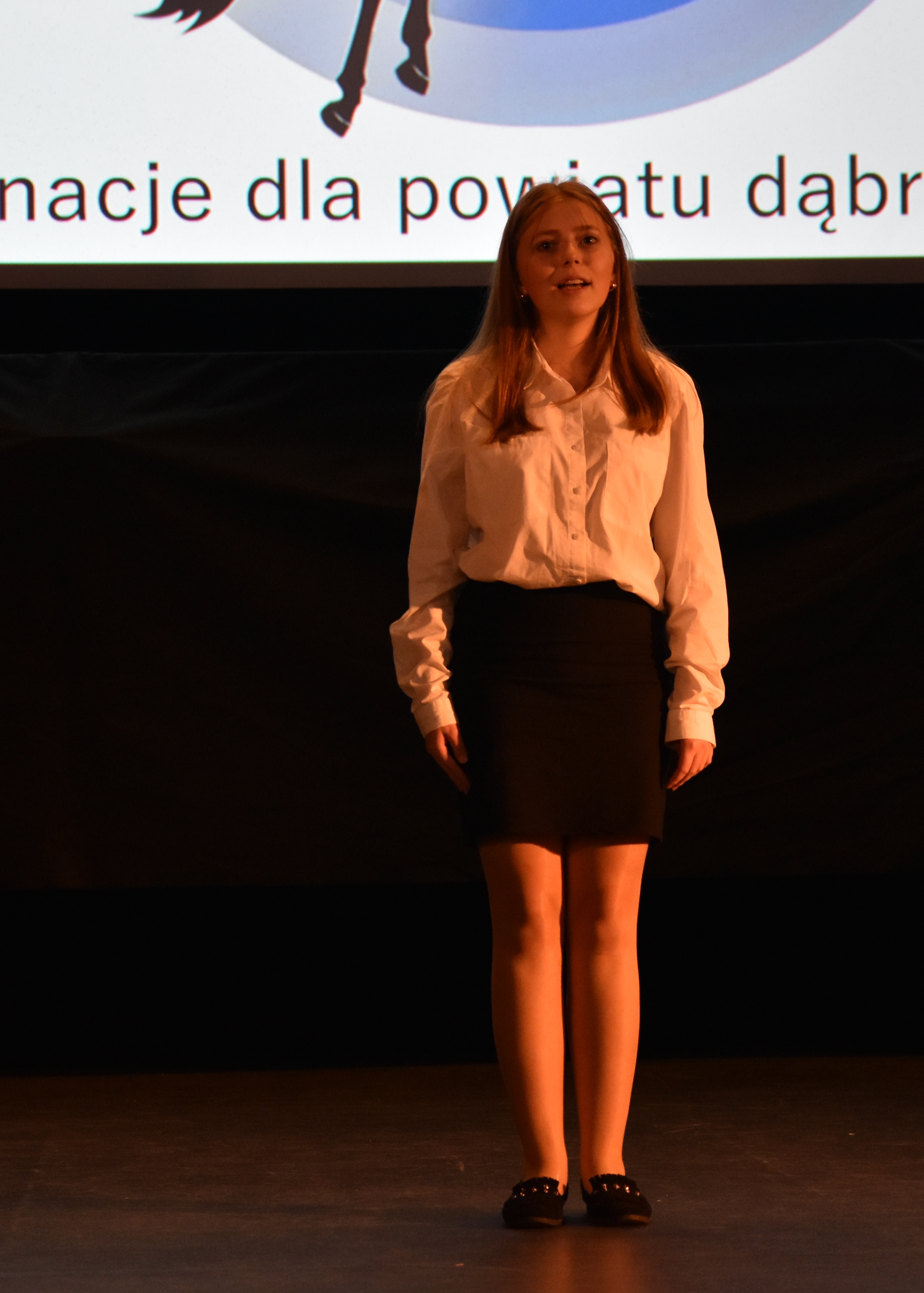 DSC 0421 ŚWIĘTO LITERATURY PIĘKNEJ I BALLADY – XIV TURNIEJ SZTUKI RECYTATORSKIEJ „POSZUKIWANIA” W DĄBROWIE TARNOWSKIEJ