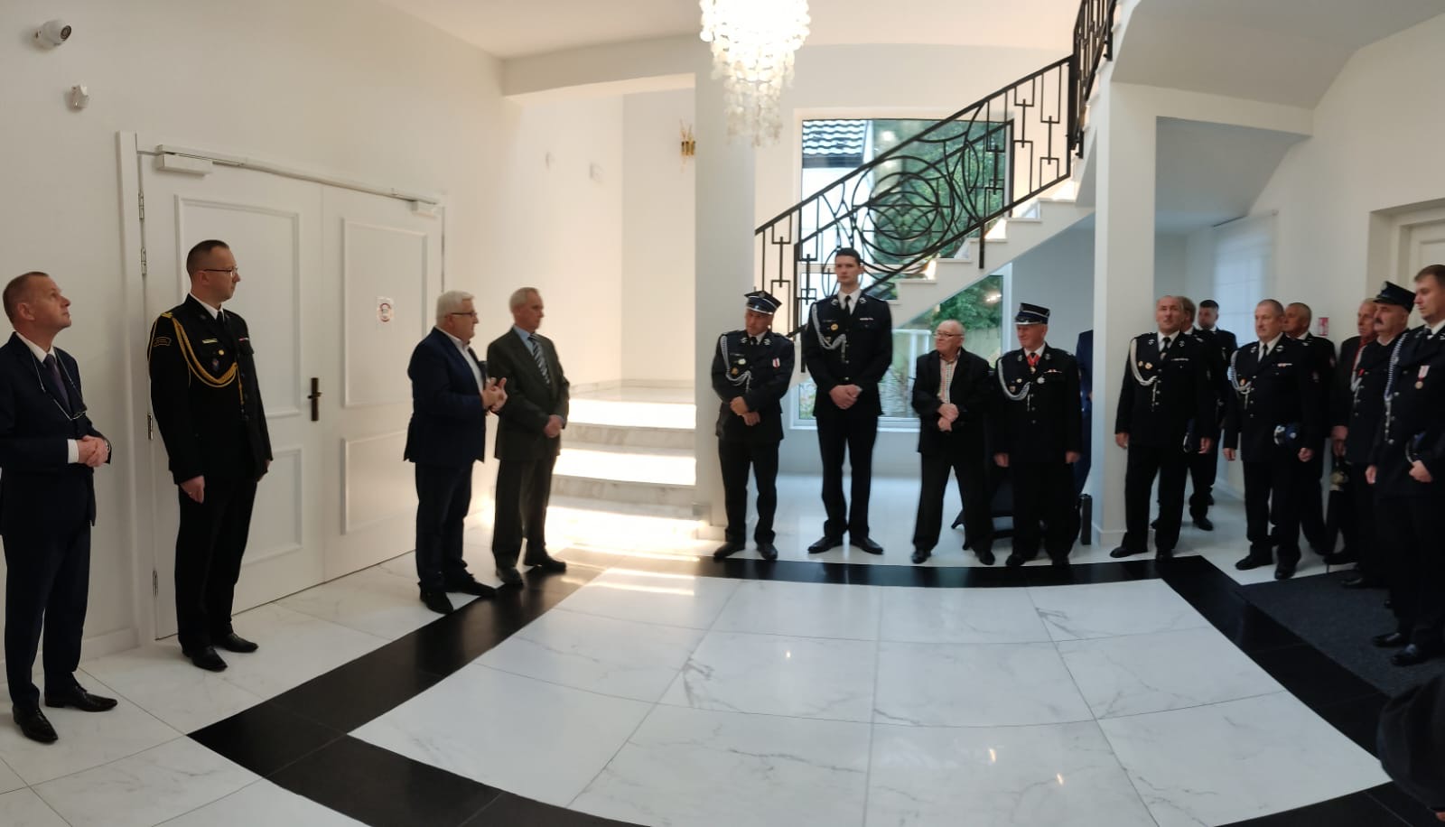 c110b75b c6e3 4147 a948 d0cf2cab9d5d Uroczyste przekazanie i poświęcenie samochodu strażackiego dla OSP Szarwark