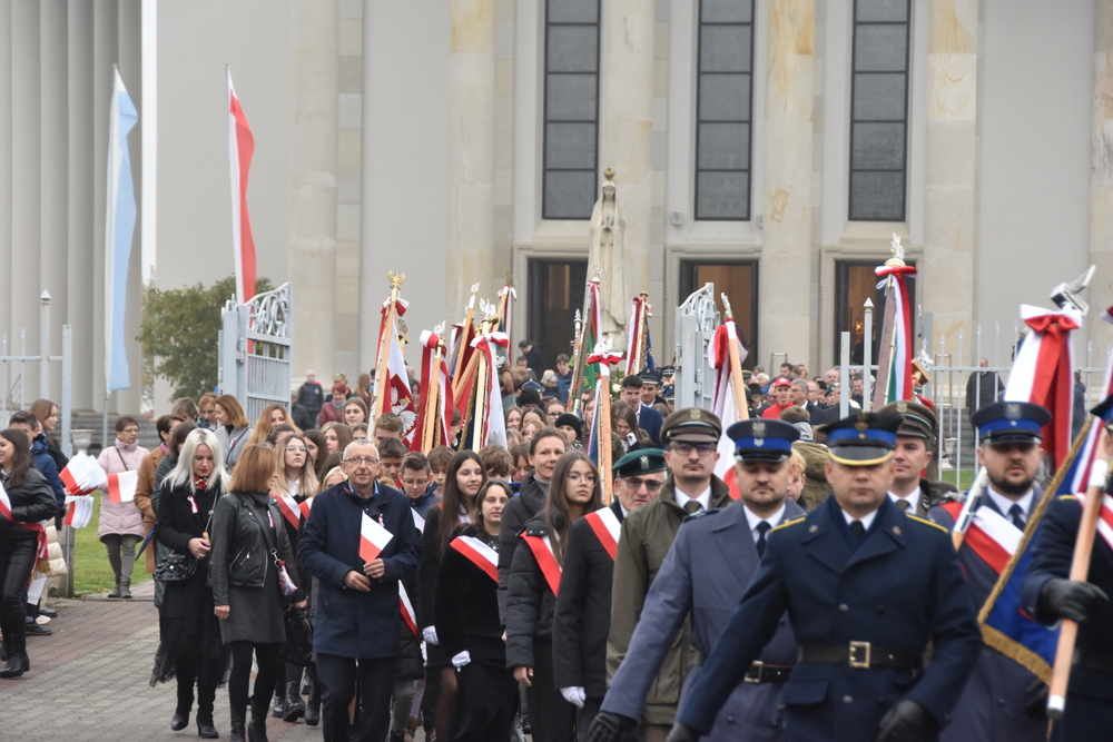 034 DSC 0728 Uroczyste obchody Święta Niepodległości w stolicy powiatu dąbrowskiego