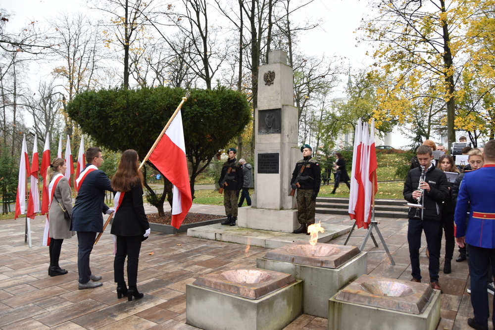 035 DSC 0730 Uroczyste obchody Święta Niepodległości w stolicy powiatu dąbrowskiego