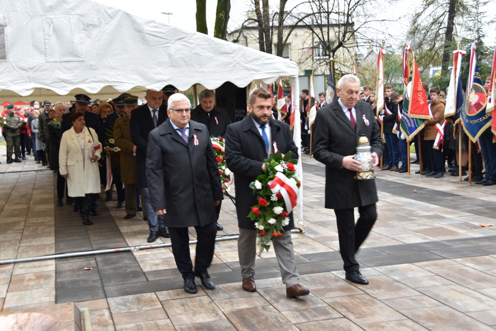 075 DSC 0820 Uroczyste obchody Święta Niepodległości w stolicy powiatu dąbrowskiego