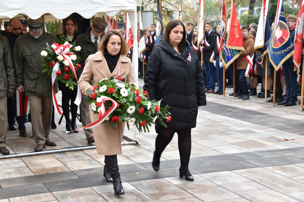 090 DSC 0848 Uroczyste obchody Święta Niepodległości w stolicy powiatu dąbrowskiego