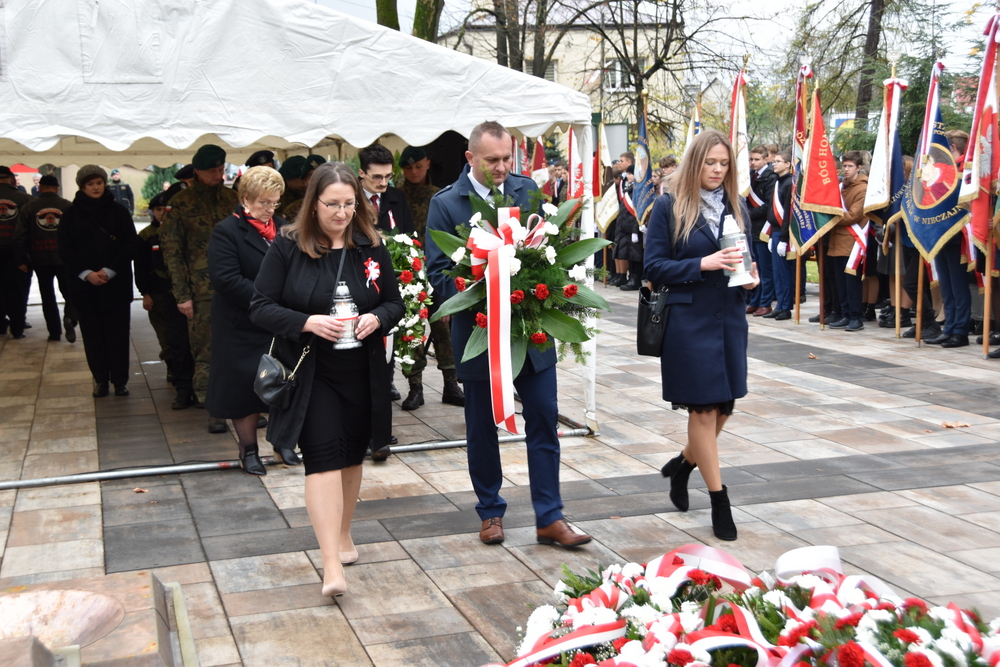 109 DSC 0891 Uroczyste obchody Święta Niepodległości w stolicy powiatu dąbrowskiego