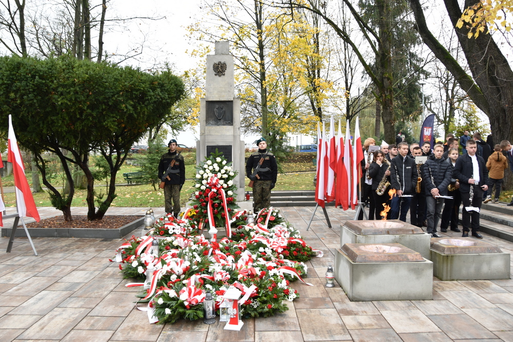 115 DSC 0905 Uroczyste obchody Święta Niepodległości w stolicy powiatu dąbrowskiego