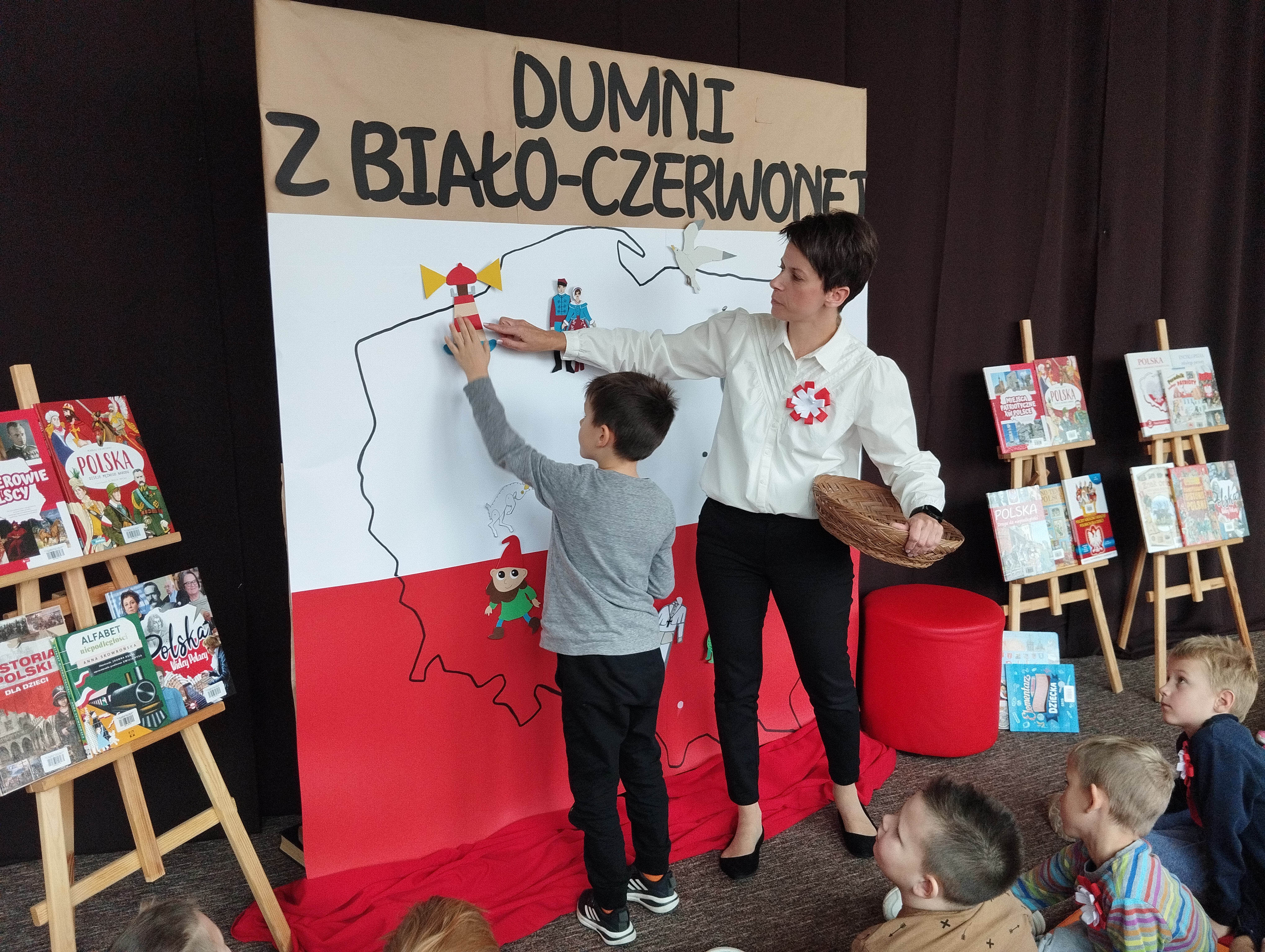 1699613764112 „DUMNI Z BIAŁO CZERWONEJ” W MBP