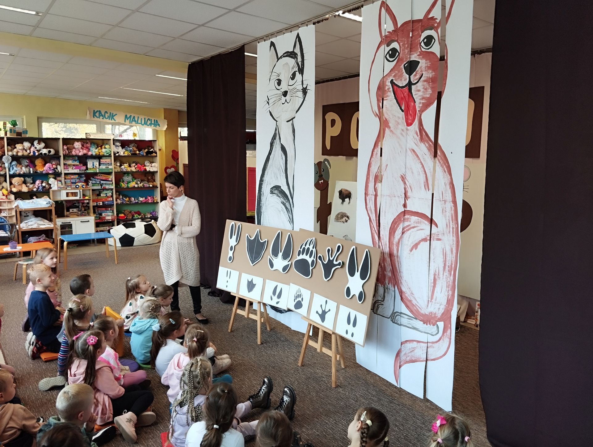 1700042356155 Podsumowanie akcji czytelniczej „Podaj łapkę” w MBP w Dąbrowie Tarnowskiej