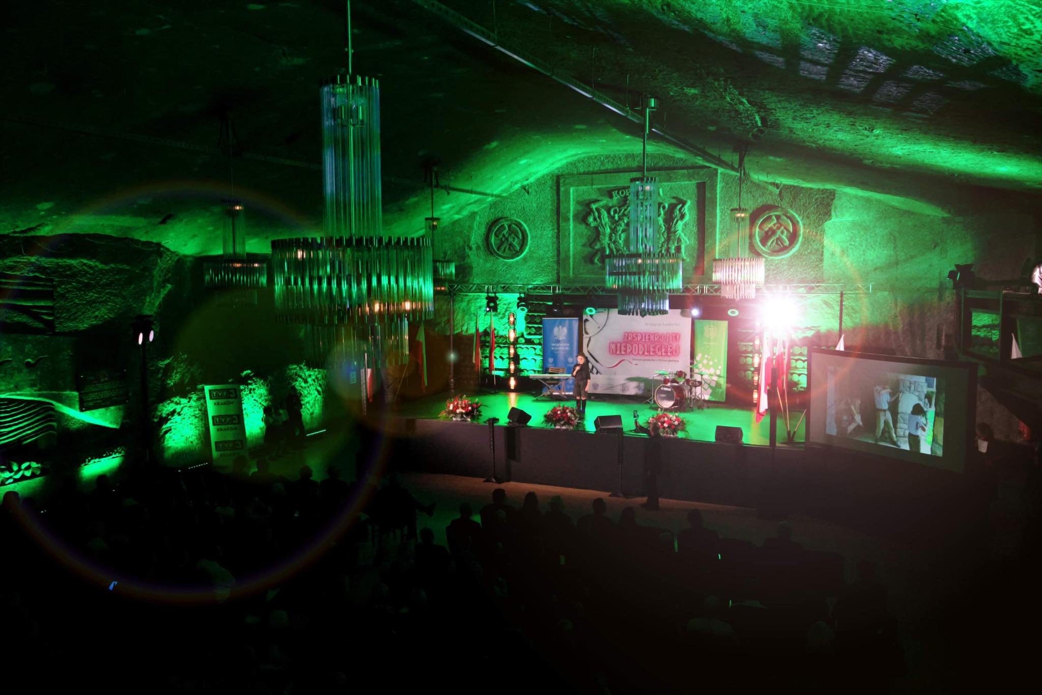 386881286 911673140477244 7885976091795143031 n Wielki sukces uczennicy, klasy 2b Szkoły Podstawowej nr 2 im. Mikołaja Kopernika w Dąbrowie Tarnowskiej, Klary Bociek w szóstej edycji Małopolskiego Konkursu Patriotycznego „zaŚPIEWAJ I TY NIEPODLEGŁEJ”