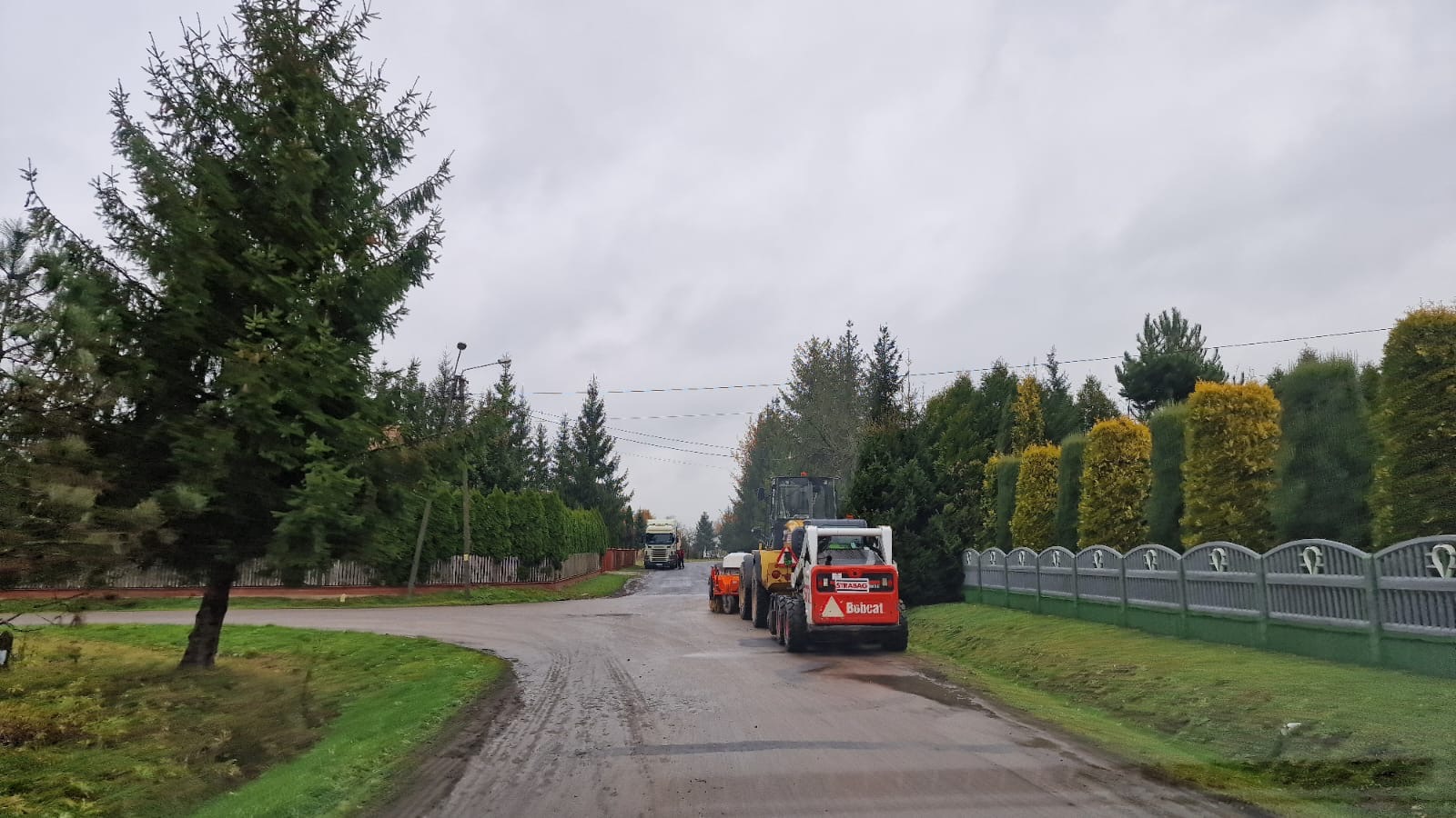 ce21e91e d901 4328 82f2 2fcbdeca7df7 Nowa nawierzchnia drogi w Sołectwie Nieczajna Dolna oraz nowy chodnik w Gruszowie Wielkim