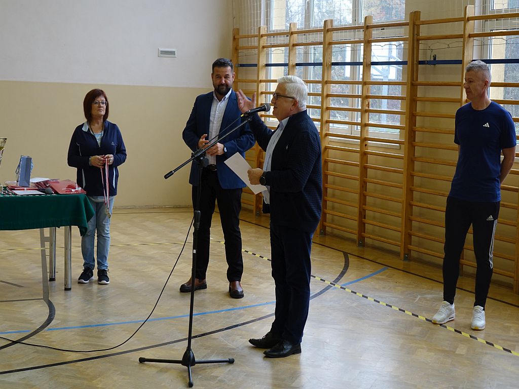 10 IX Gminny Turniej Gry w „Dwa ognie”