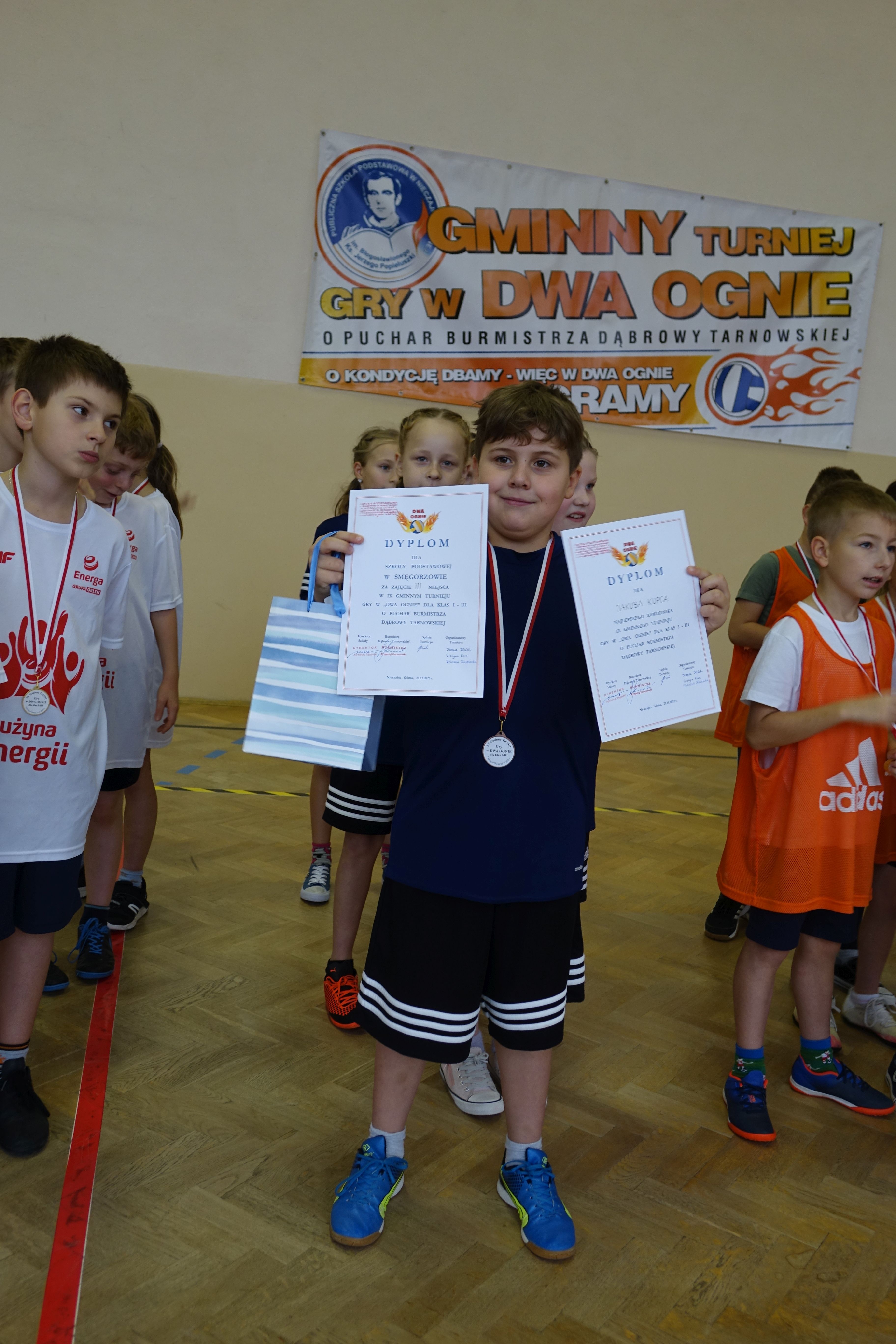 13 IX Gminny Turniej Gry w „Dwa ognie”