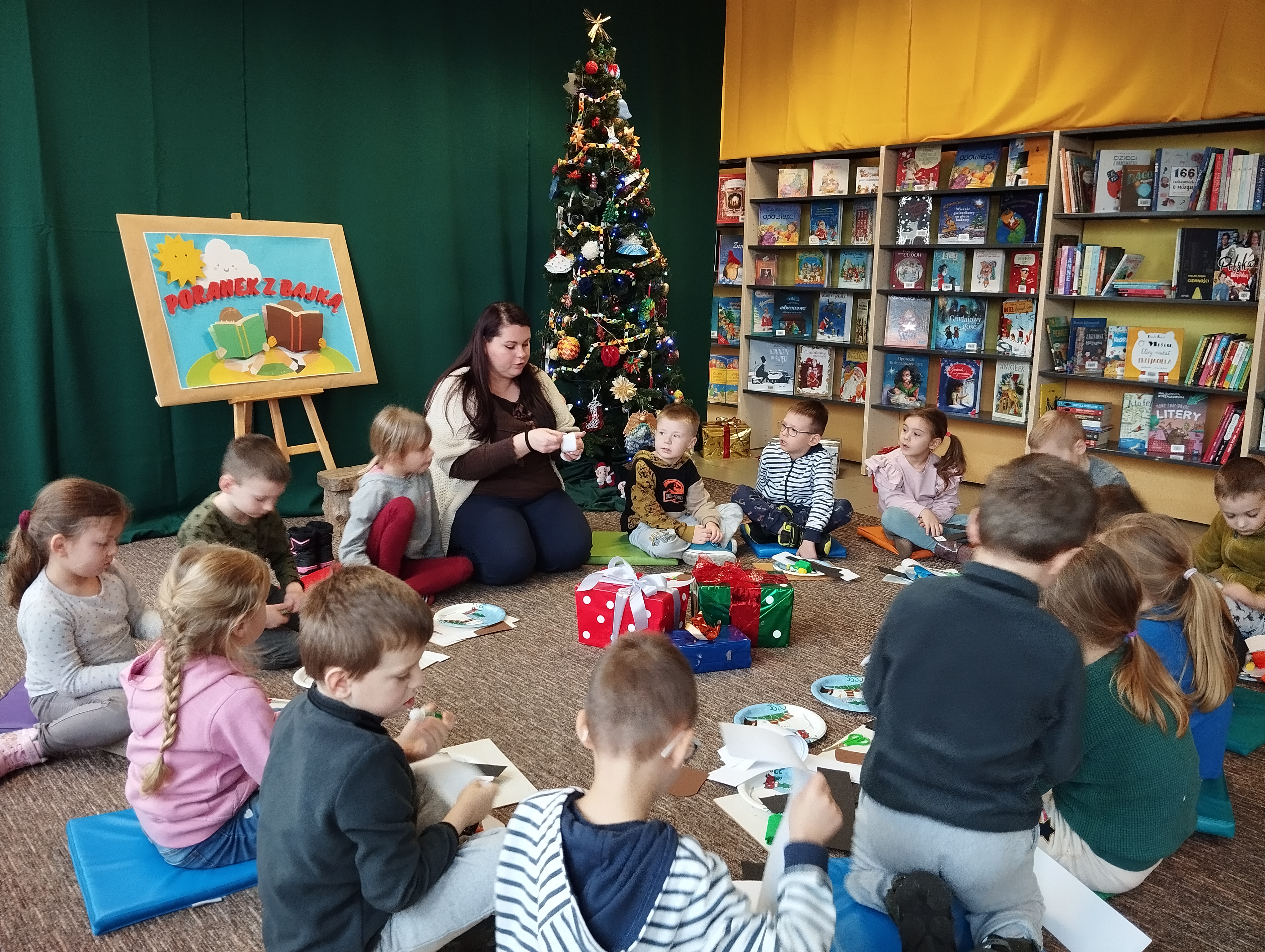 1702547746923 Grudniowy „Poranek z Bajką” w MBP
