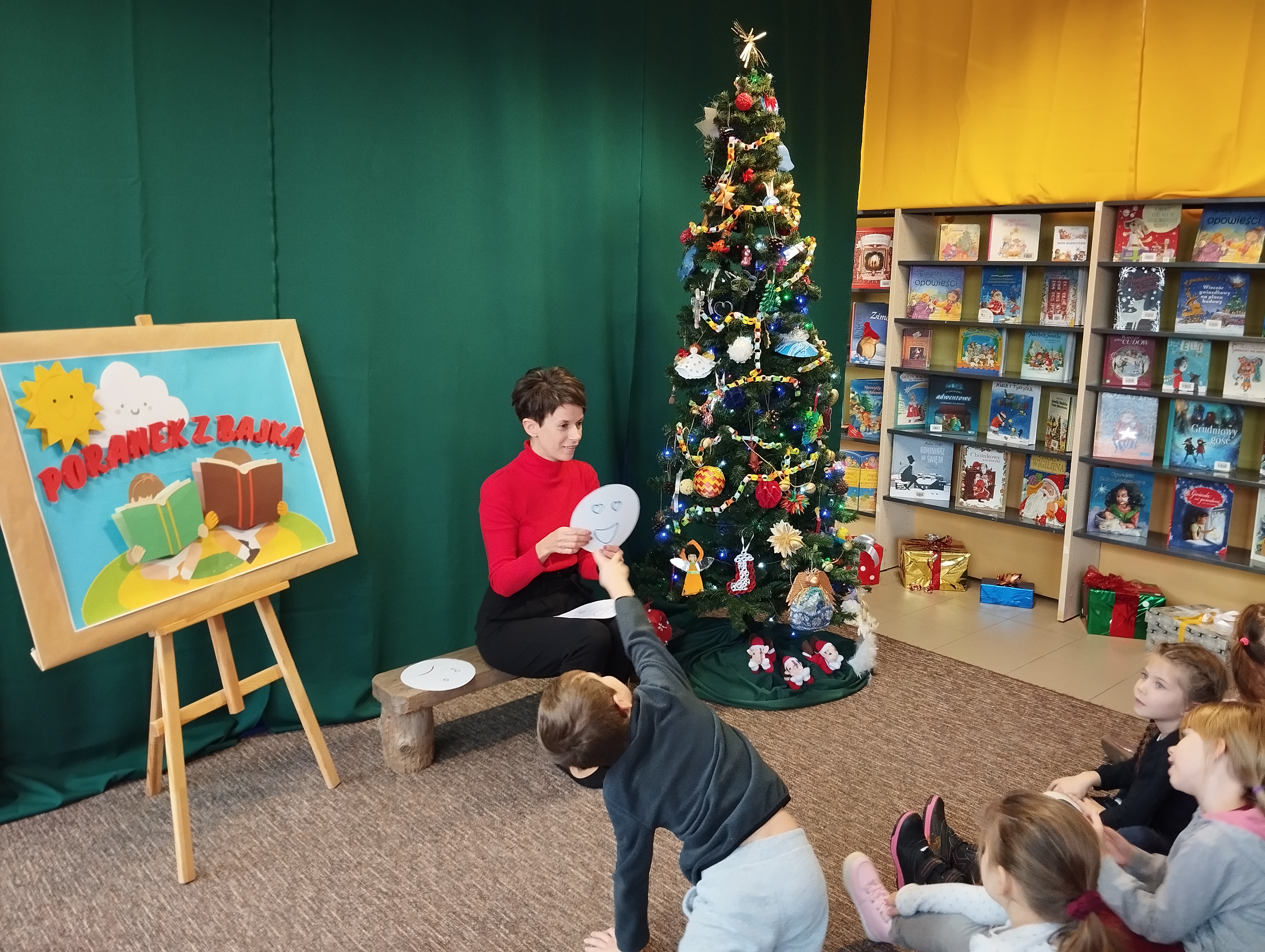 1702547746960 Grudniowy „Poranek z Bajką” w MBP