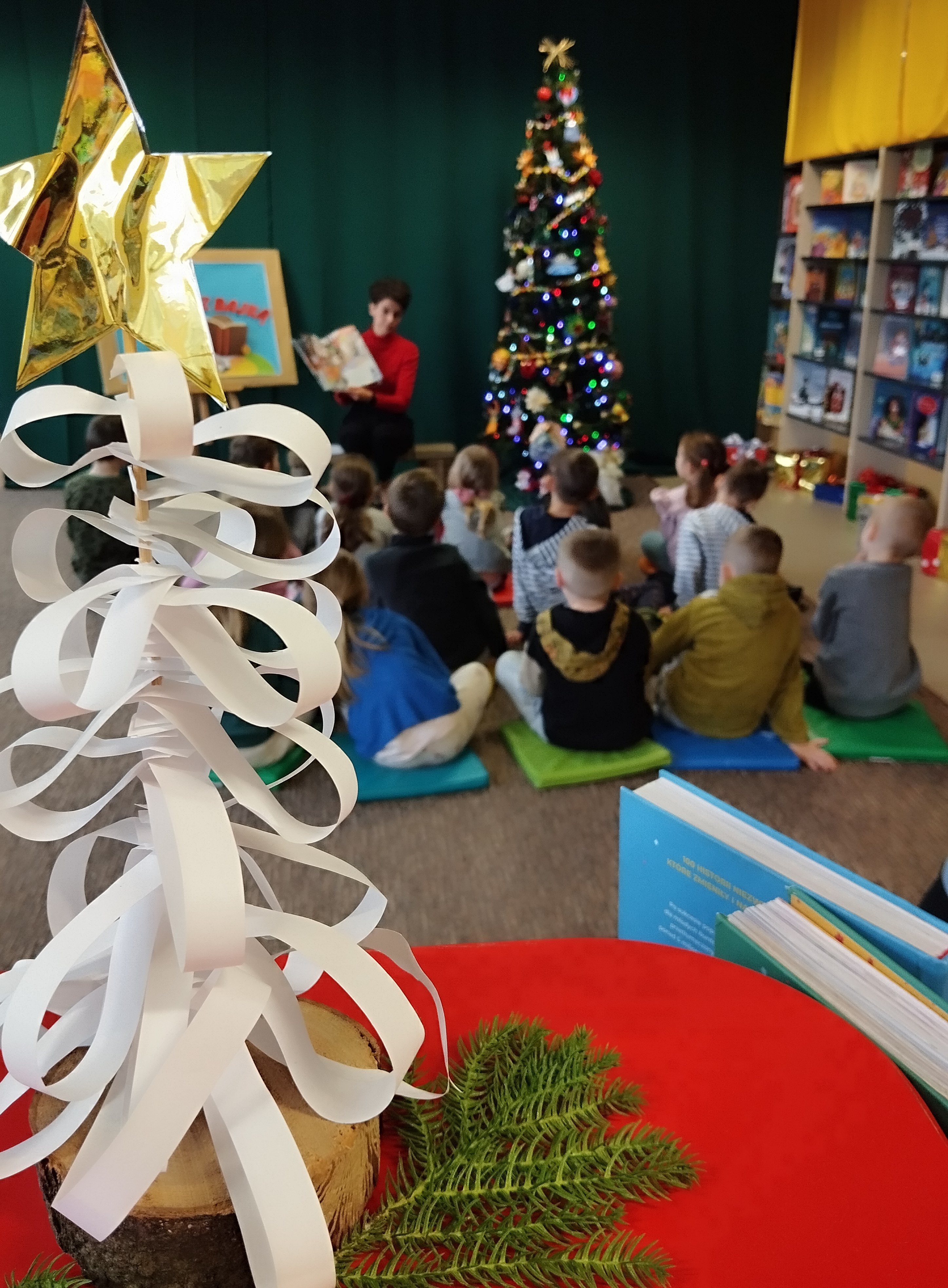 1702547747065 Grudniowy „Poranek z Bajką” w MBP