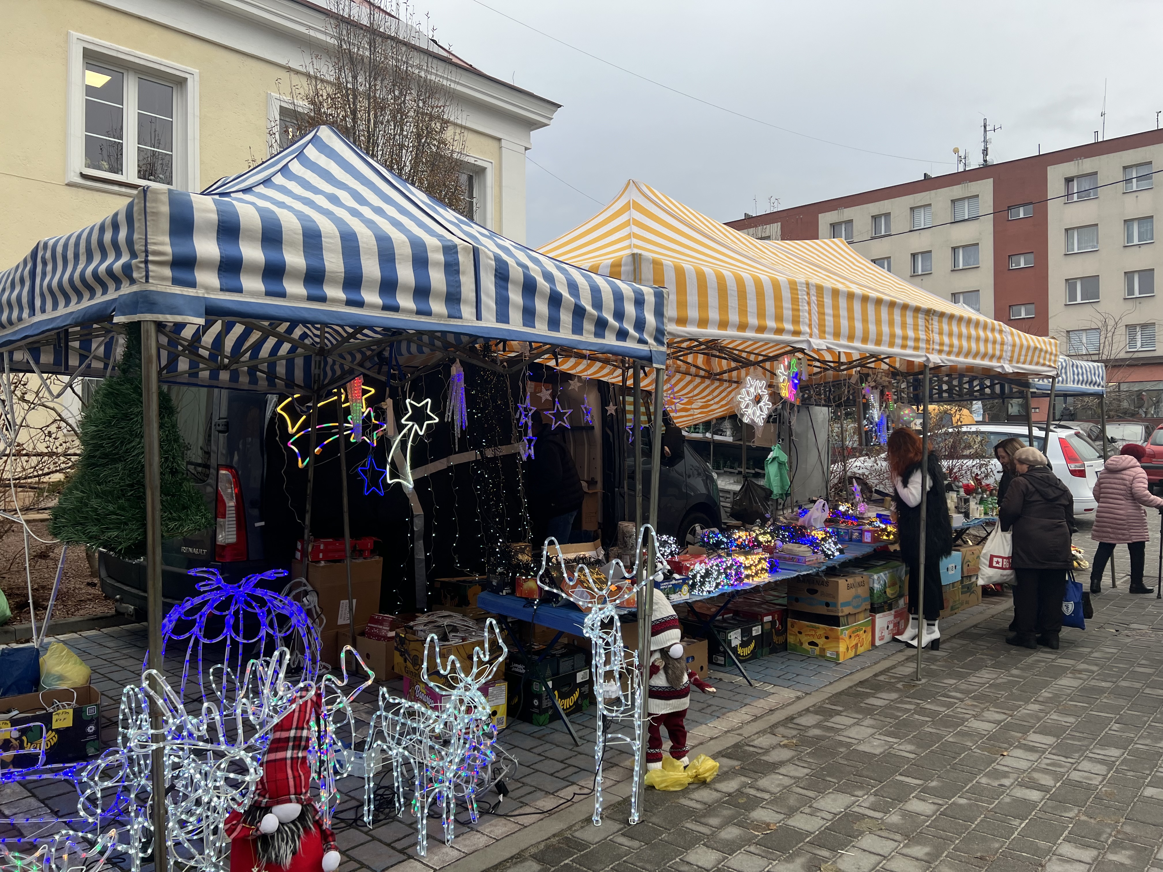 IMG 7087 Trwa Dąbrowski Bożonarodzeniowy Kiermasz Świąteczny