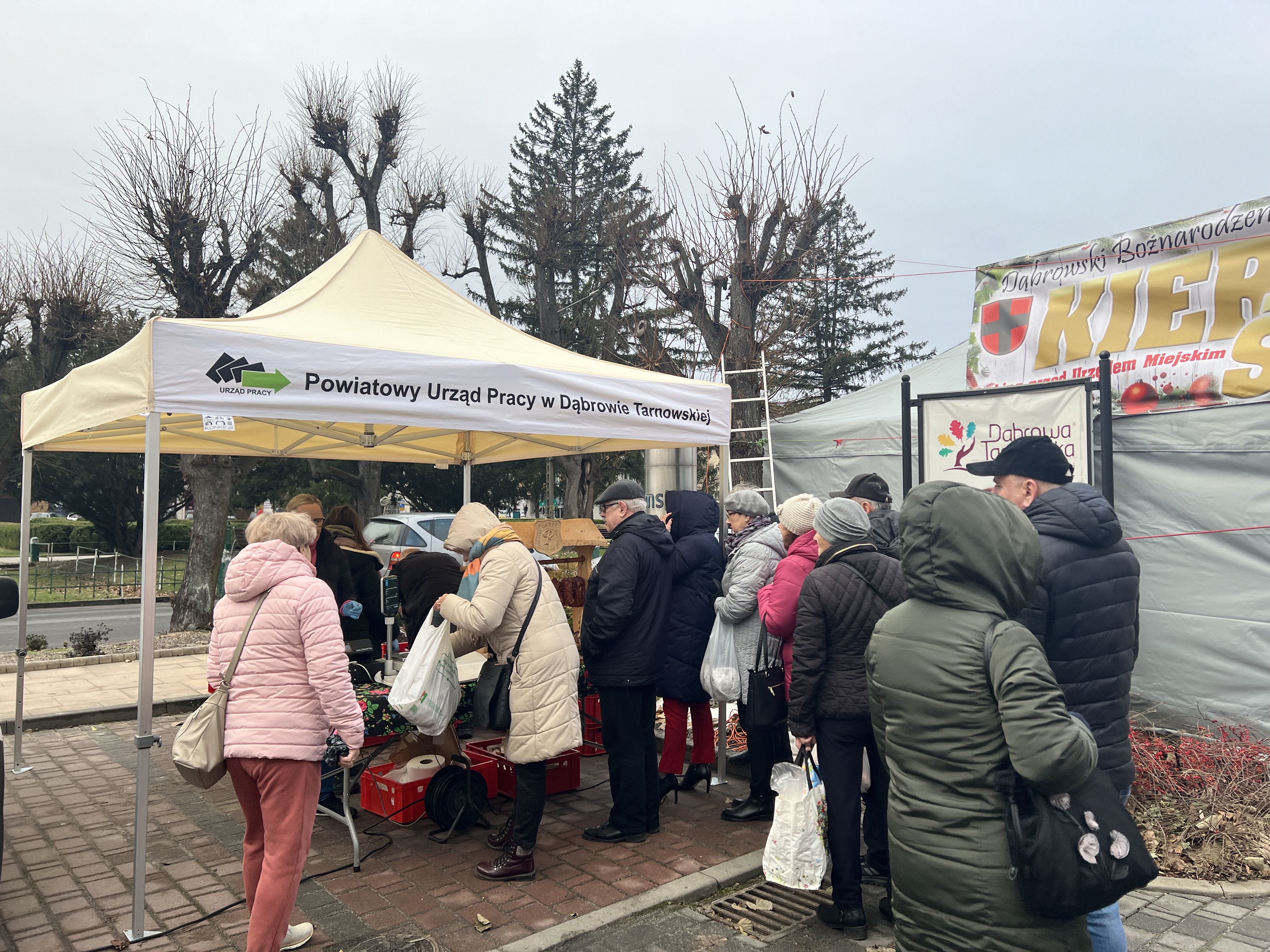 IMG 7089 Trwa Dąbrowski Bożonarodzeniowy Kiermasz Świąteczny