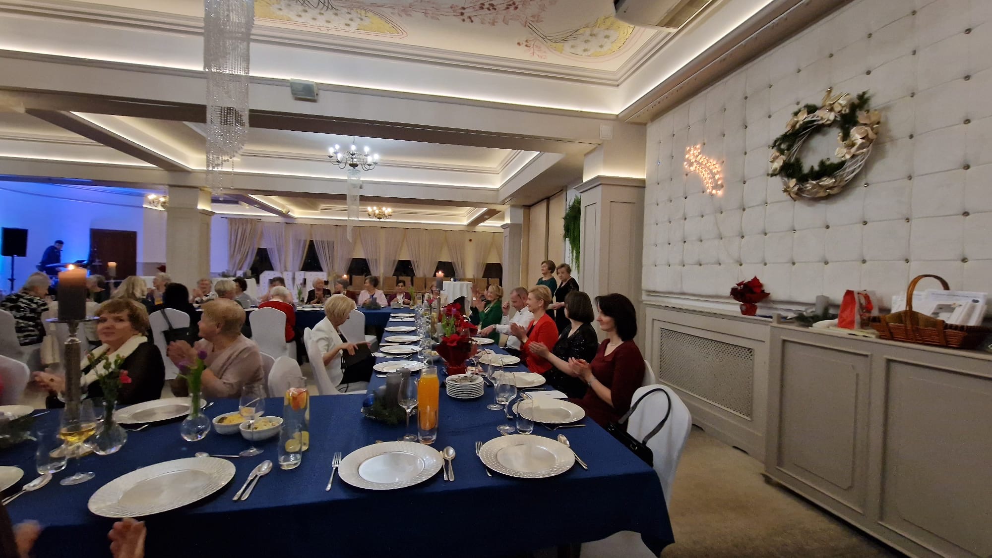 d8de5abb f778 4eb7 9065 803176a7901c Spotkanie opłatkowe Uniwersytetu Trzeciego Wieku  w Dąbrowie Tarnowskiej